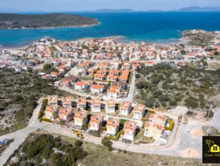 Land With Twin Residences For Sale In Çeşme Şifne